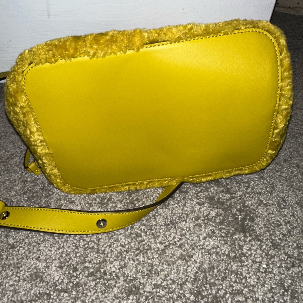 Kate spade chartreuse fuzzy bucket bag - Picture 5 of 5